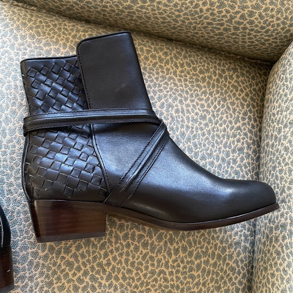 Joie Black Leather Jackson Boots 7.5 - Picture 5 of 11